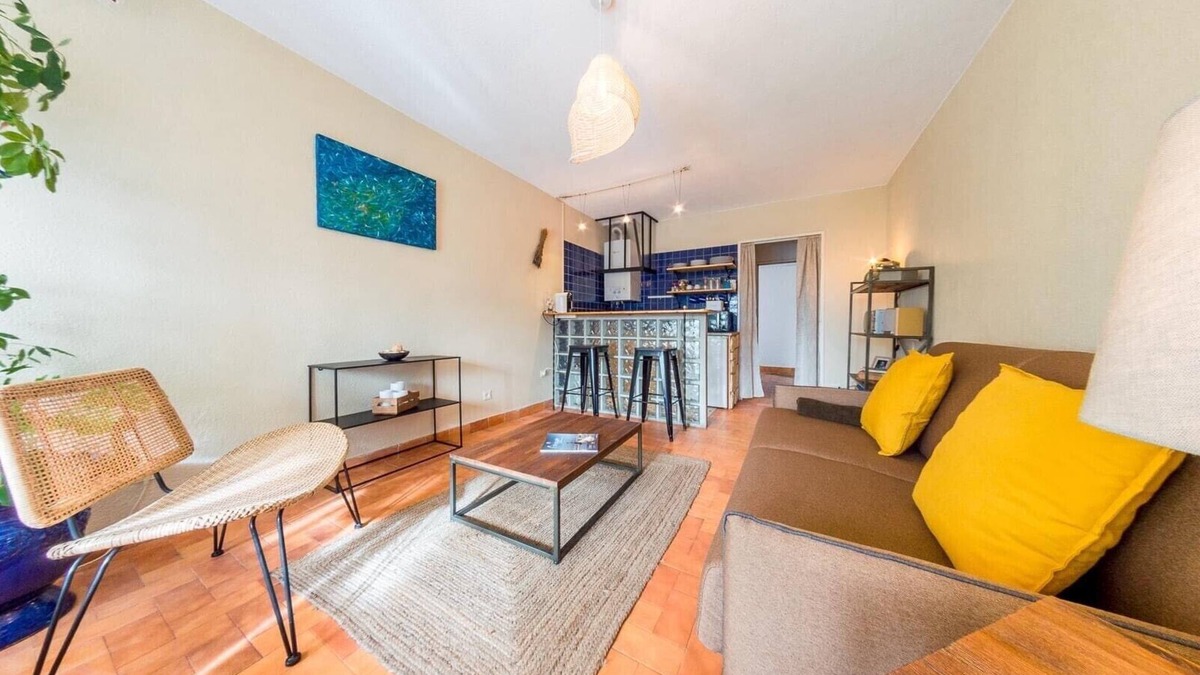 Port Rive Gauche Apartment | RETROMIRABEAU ★ SEA SEA - MARINA VIEW + PARKING