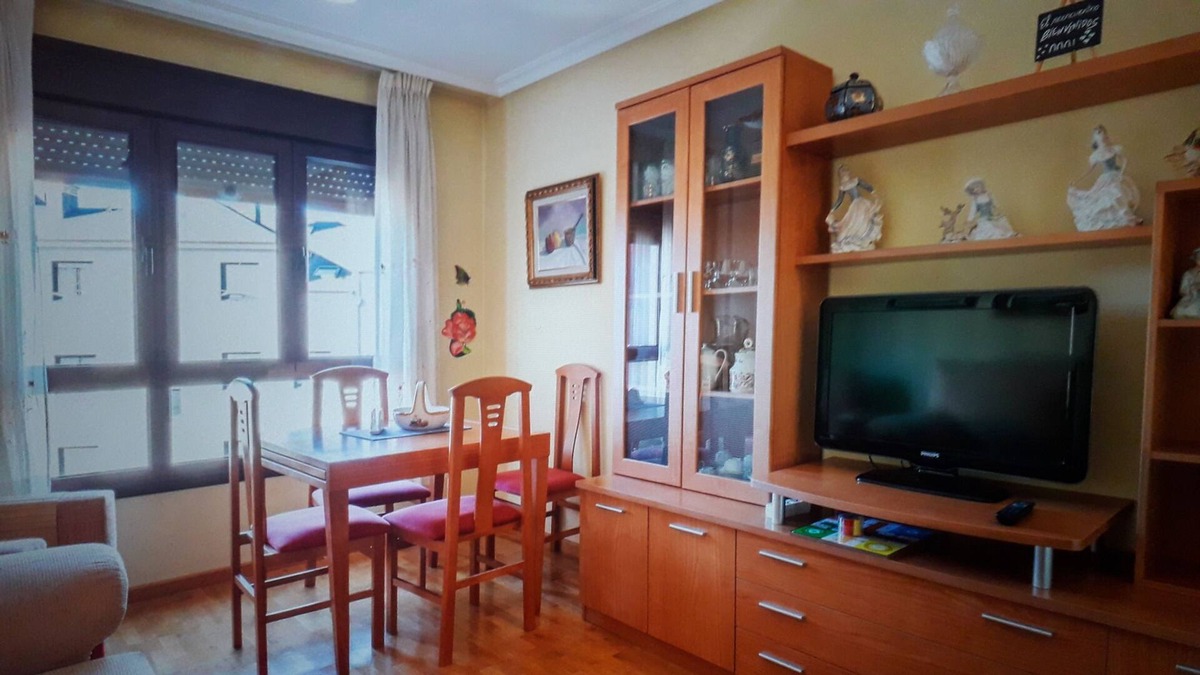 Llanera Apartment | Reunion. Ideal to know and move in Asturias.