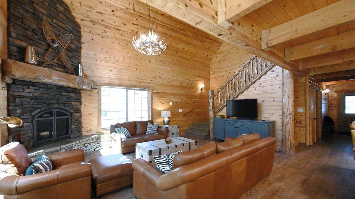 Island Park Cabin | Reunion Lodge Near Yellowstone with Hot Tub