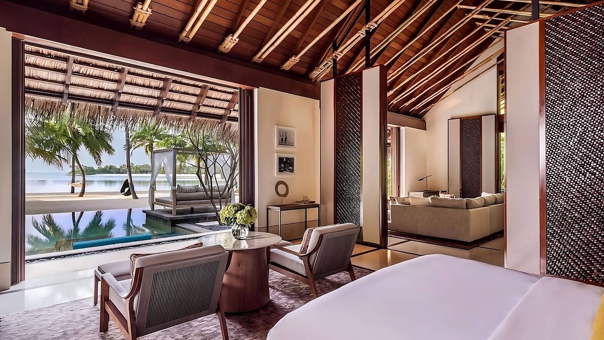 Reethi Rah Hotel | Revel in the Lap of Luxury! Private Pool, Balcony w/Beach View, Private Spa Tub