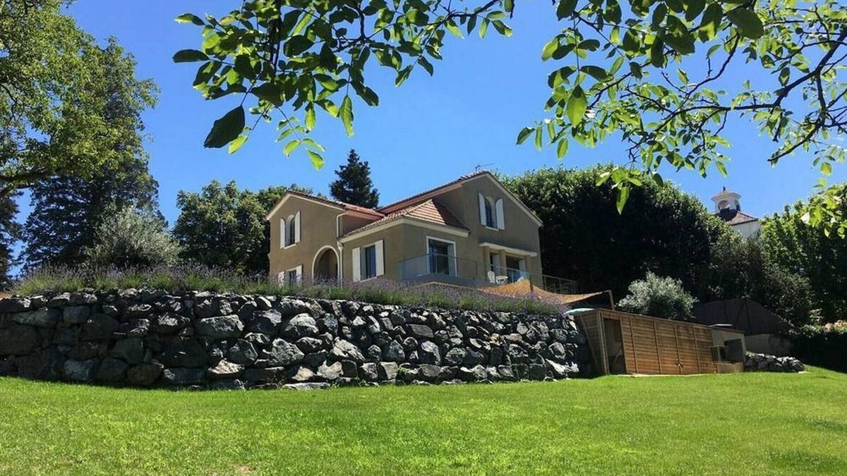 Vichy Cottage | Revel in Vichy: Private Pool, Spacious 5-Bedroom Home, BBQ & Garden Retreat