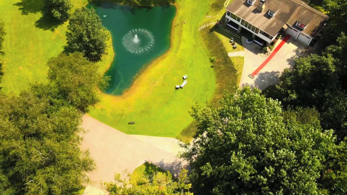 Clarkdale Villa | REVHO House: Atlanta’s 7.5-Acre Luxury Clubhouse - Sleeps 11
