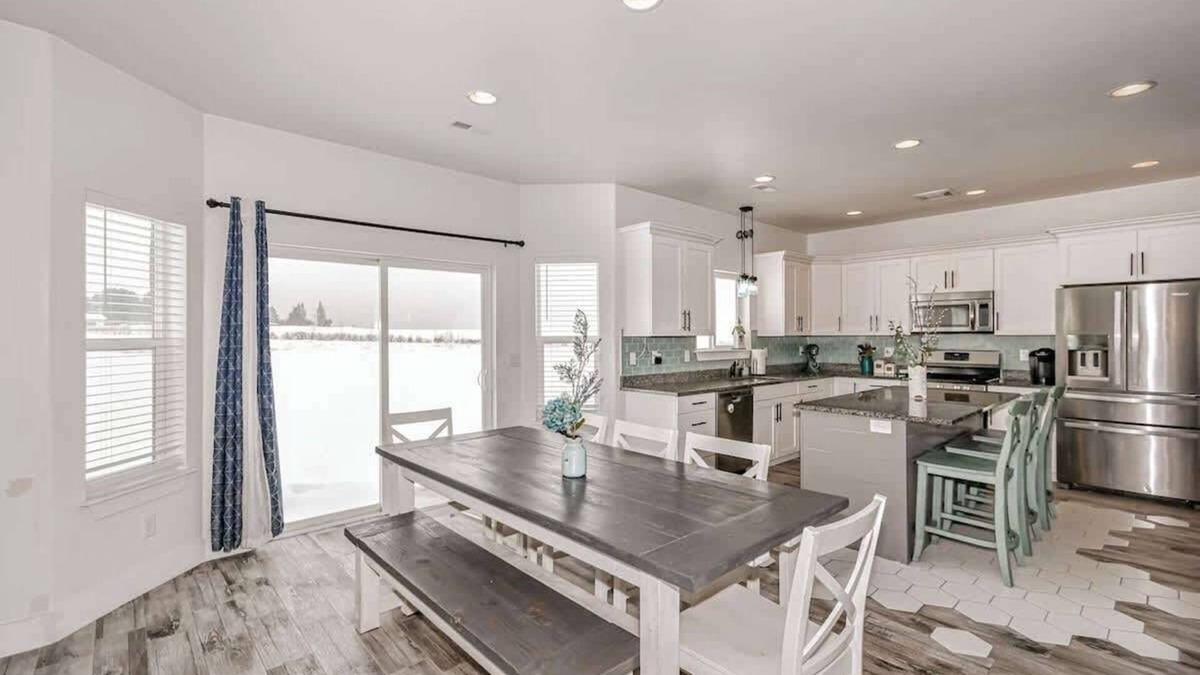Rexburg House | Rexburg 5 Bedroom Home With Rock Climbing Wall & M