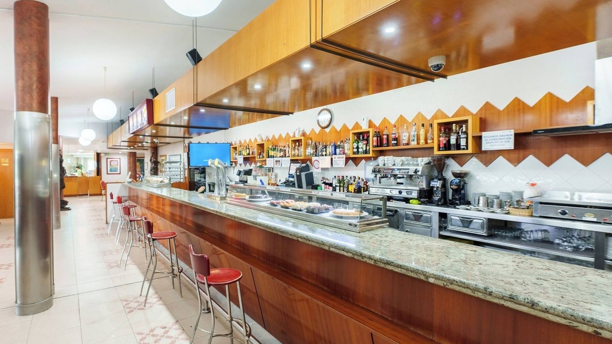 Villagonzalo Pedernales Hotel | Rey Arturo Burgos