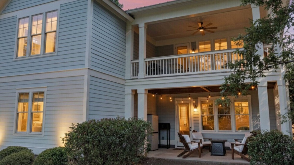 Reynolds Landing Apartment | Reynolds Landing Retreat Games Golf Views