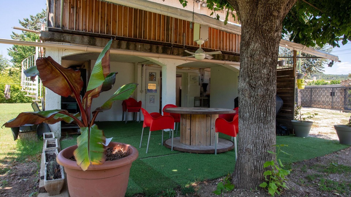 Le Luc Villa | 'Rez De Villa' with Private Terrace and Wi-Fi