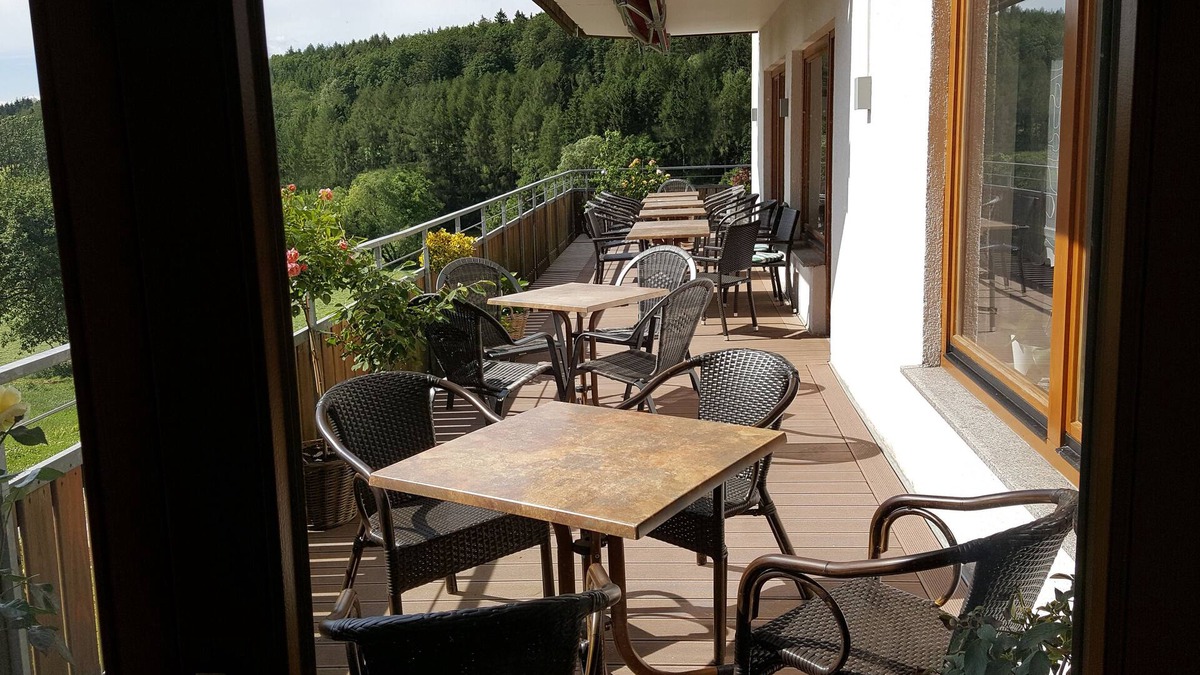 Poppenhausen Hotel | Rhön Hotel Sonnenhof - Restaurant & Café