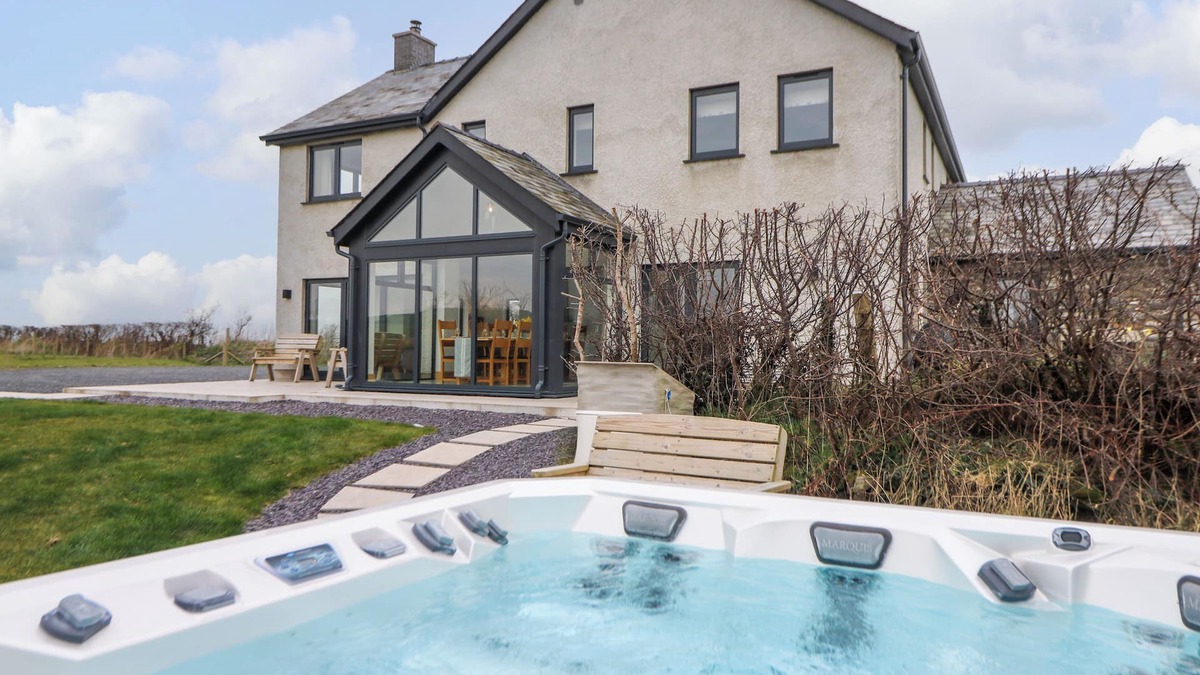 Bontnewydd Cottage | RHANDIR HEN, pet friendly, character holiday cottage in Aberystwyth