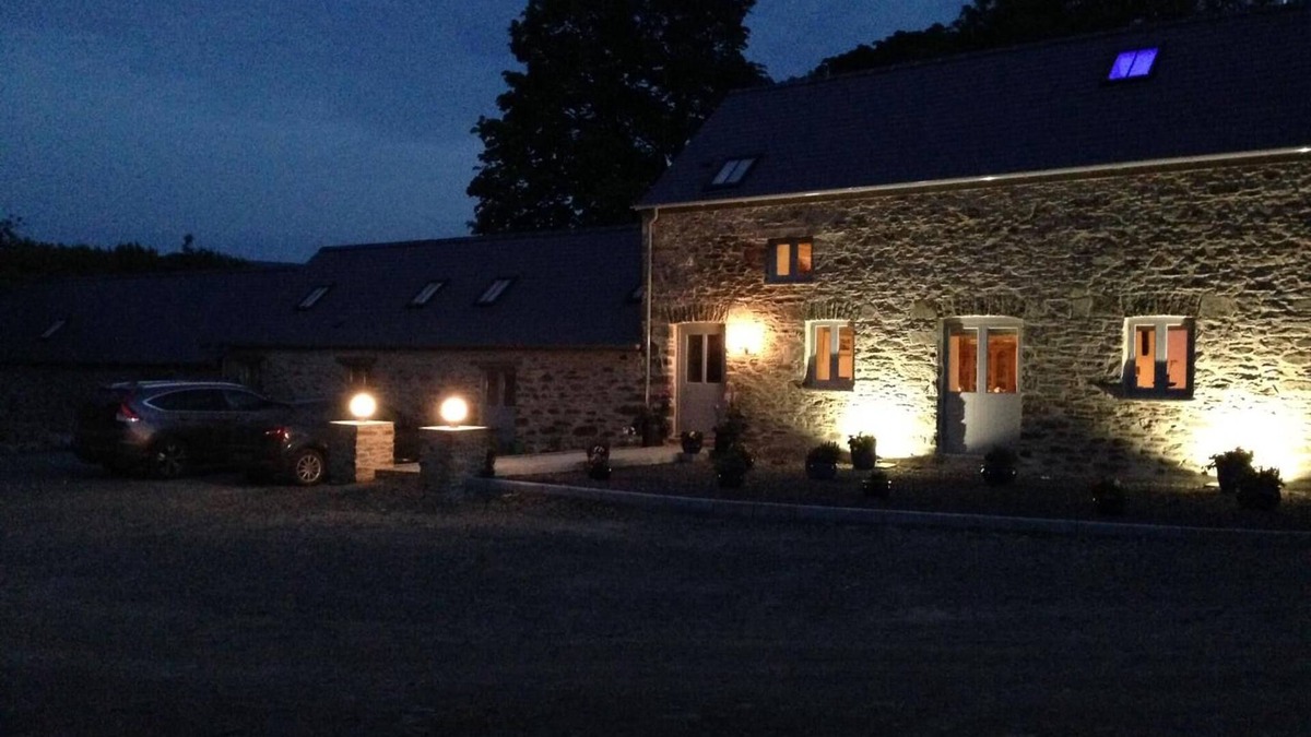 Crosswell Bed & Breakfast | Rhostwarch Bed and Breakfast