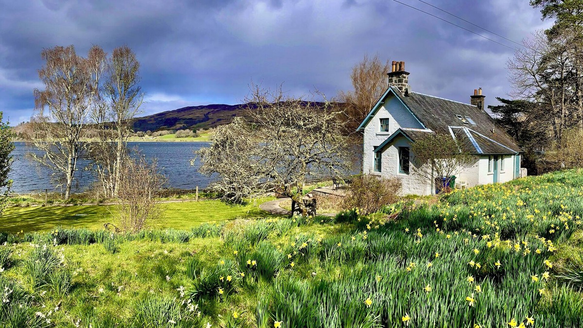 Oban Cottage | RHUNACAIRN, pet friendly, with open fire in Oban