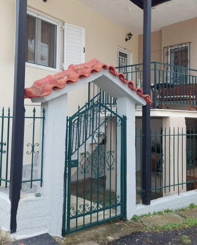 Aigani House | Ria's Appartment Egani