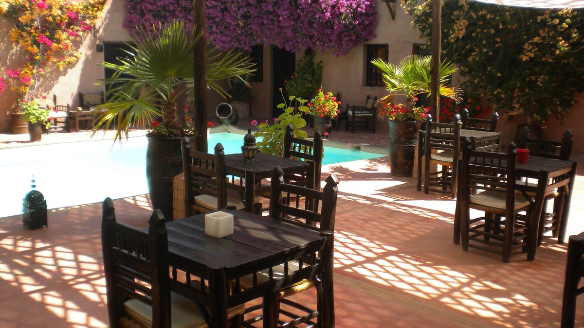 Marrakech Villa | Riad of charm any comfort with swimming pool without opposite and big sported garden.