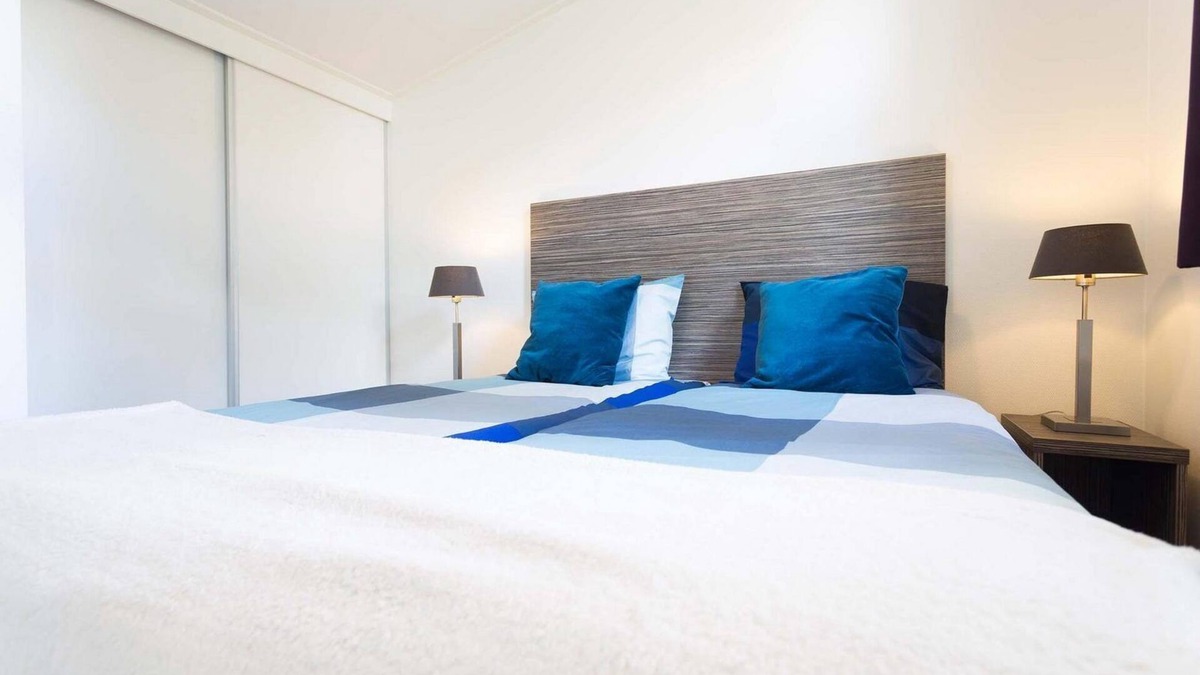 Nieuwerkerk aan den IJssel Ski Chalet | ✓ Rialto at Parc de IJsselhoeve ✓ Holiday home for 5 persons ✓ Located in Nieuwerkerk aan den IJssel (Zuid-Holland) ✓ Holiday park next to the IJssel ✓ Book directly through the park