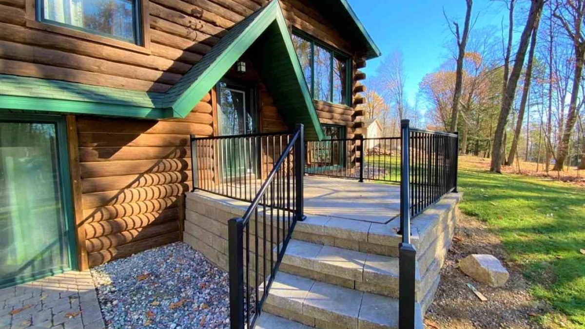 Rib Mountain House | Rib Mountain State Park! Ski Granite Peak! Drive to top of hill and ski down!