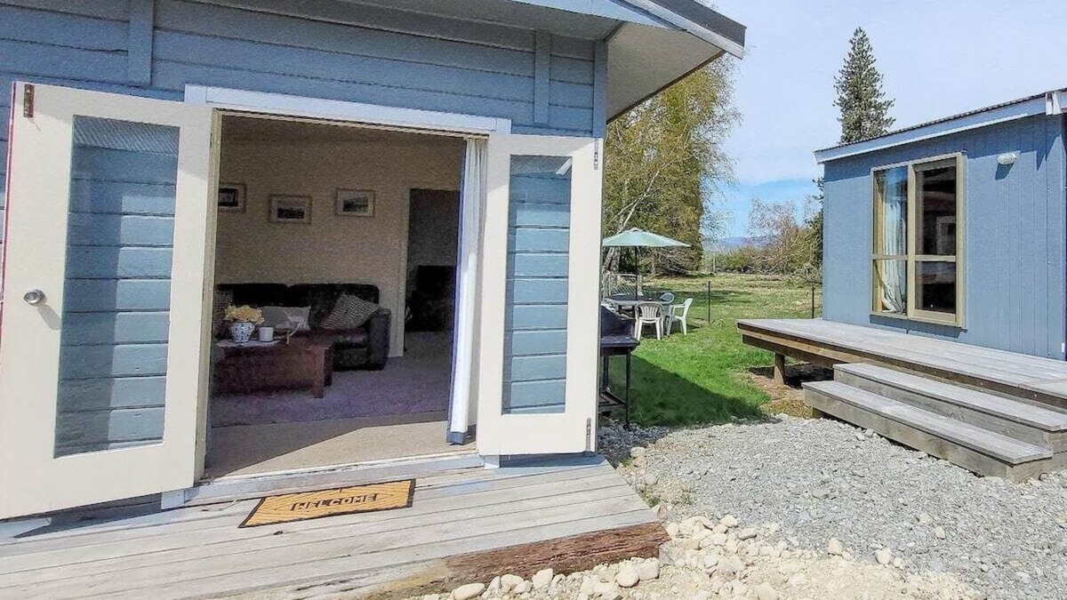 Quailburn House | Ribbonwood Quarters, Omarama. Farm Acccommodation.