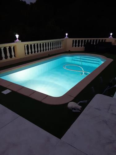 Cardo Villa | Ribellu