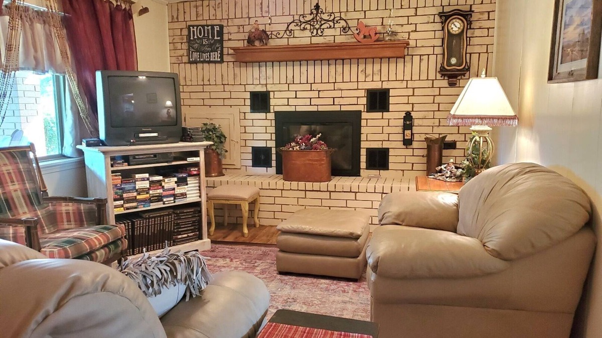 Paris House | Rich Mountain Home Away - Fire Pit and Charcoal grill, Enjoy a cook out.