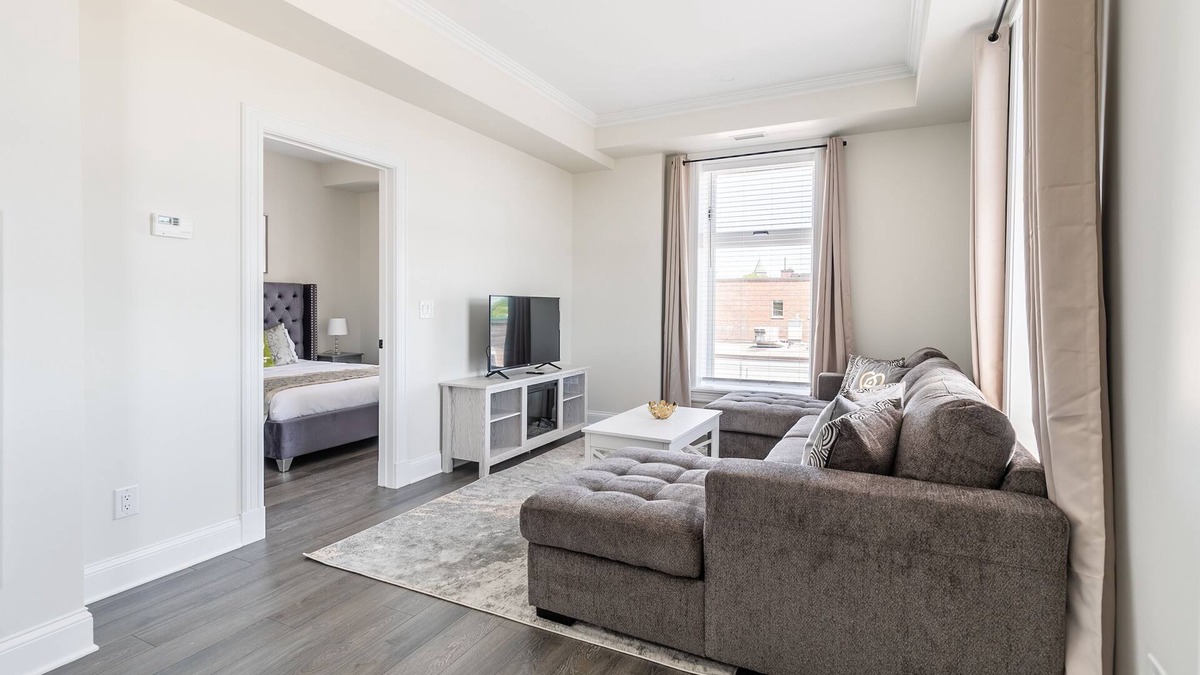 Smiths Falls Apartment | Rideau 2Br Signature Apartments. Free Parking