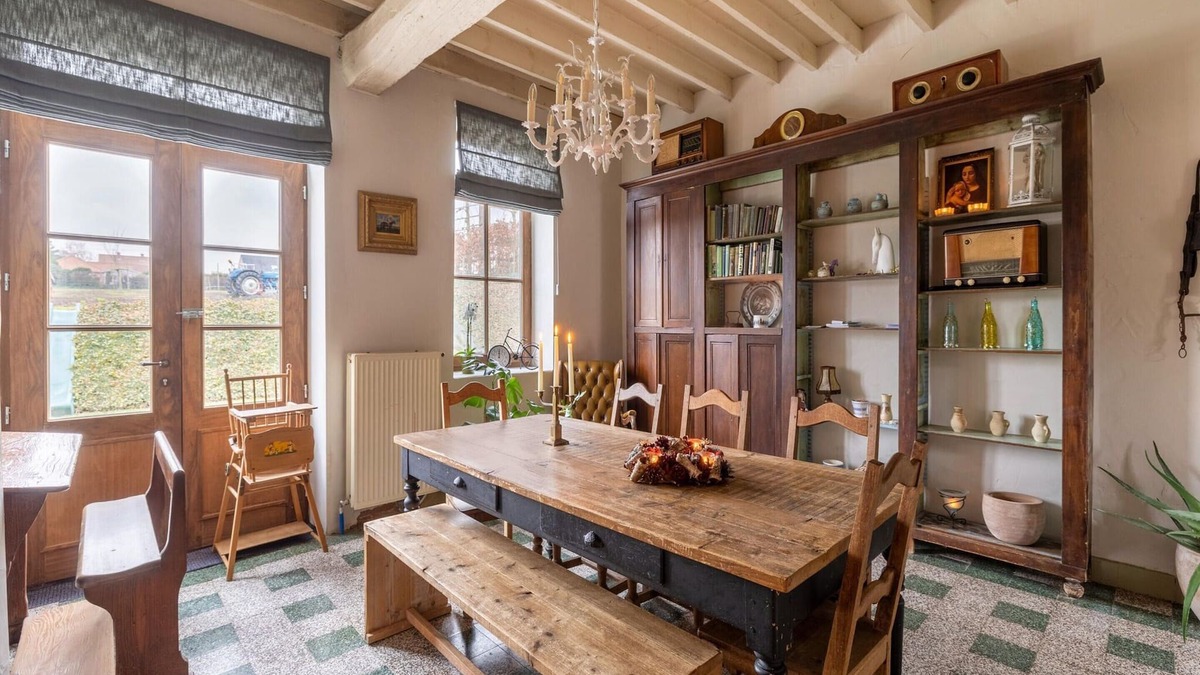 Velm House | Riding School Farm Stay