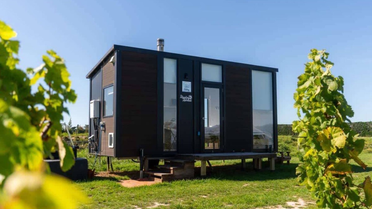 Burnham House | Riesling Cabin by Tiny Away