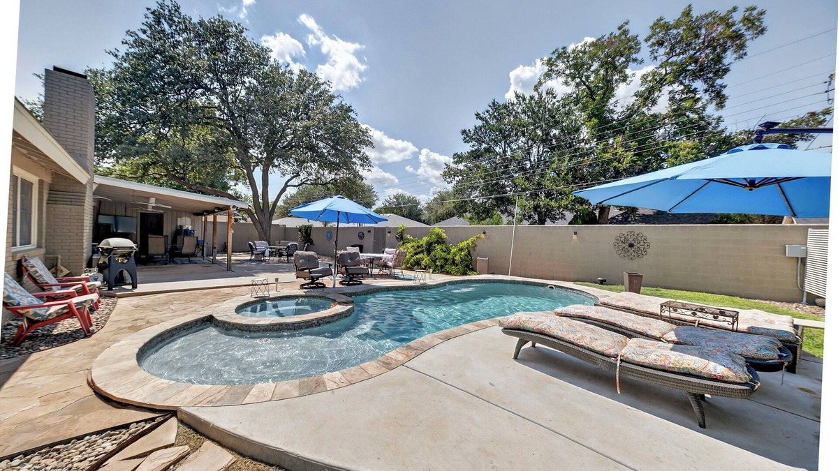 Midland House | Right At Home-Midland Outdoor Dream