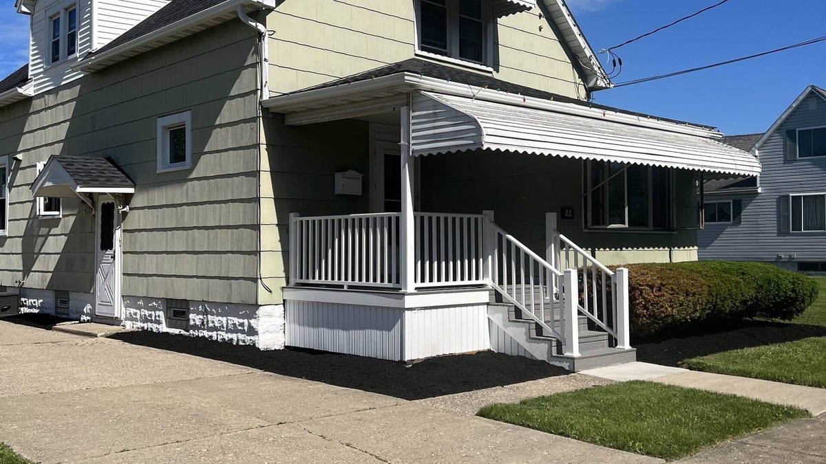 Lancaster House | Right in the village of depew on the center of the solar eclipse line