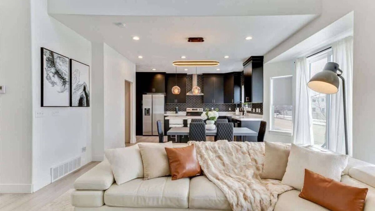 Vineyard House | Right off Freeway, Quiet Neighborhood, King Bed!