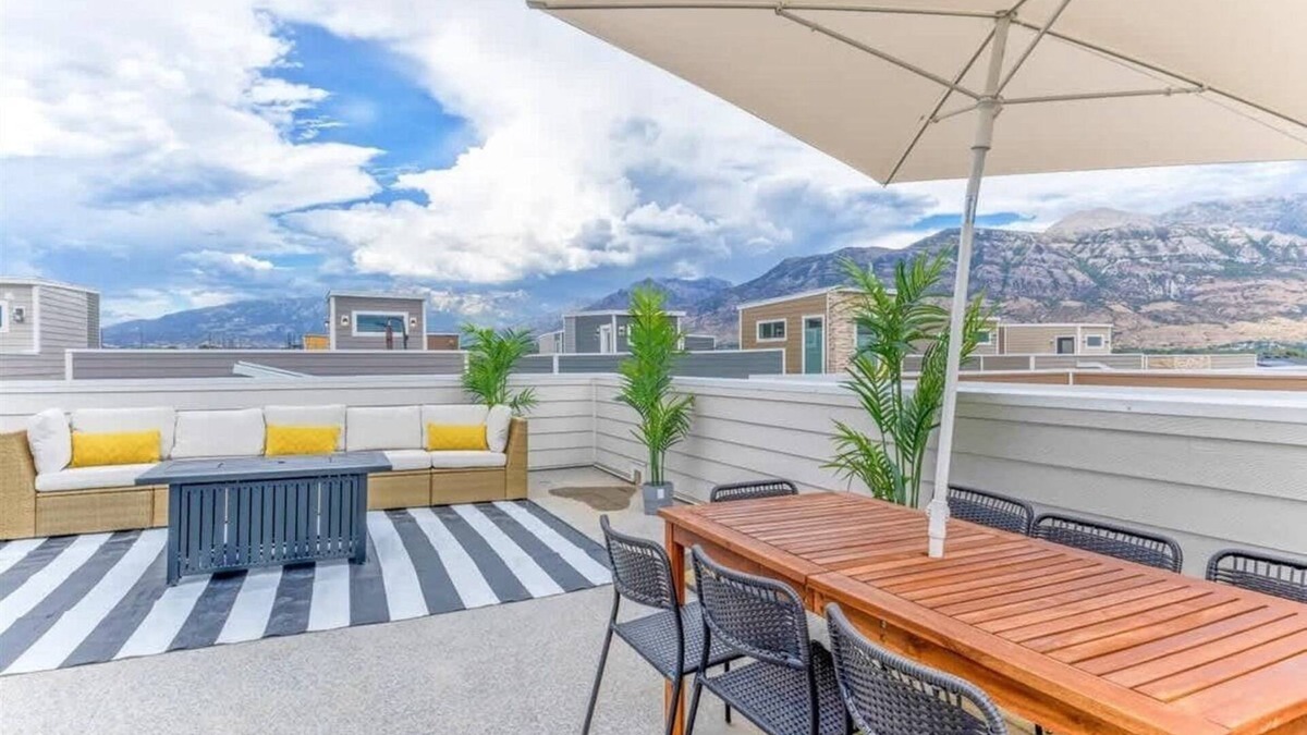 American Fork House | Right off i15, Rooftop Patio, BBQ Grill!