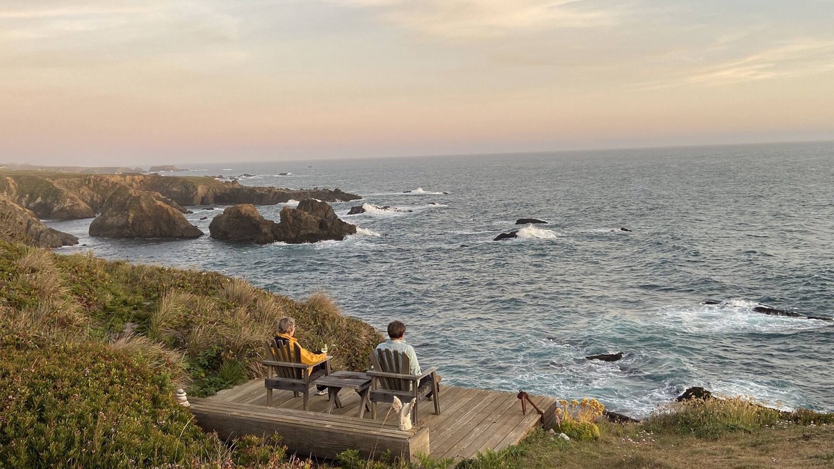Stewarts Point House | RIGHT ON THE OCEAN BLUFF with Romance and Luxury: When ONLY THE BEST Will Do.
