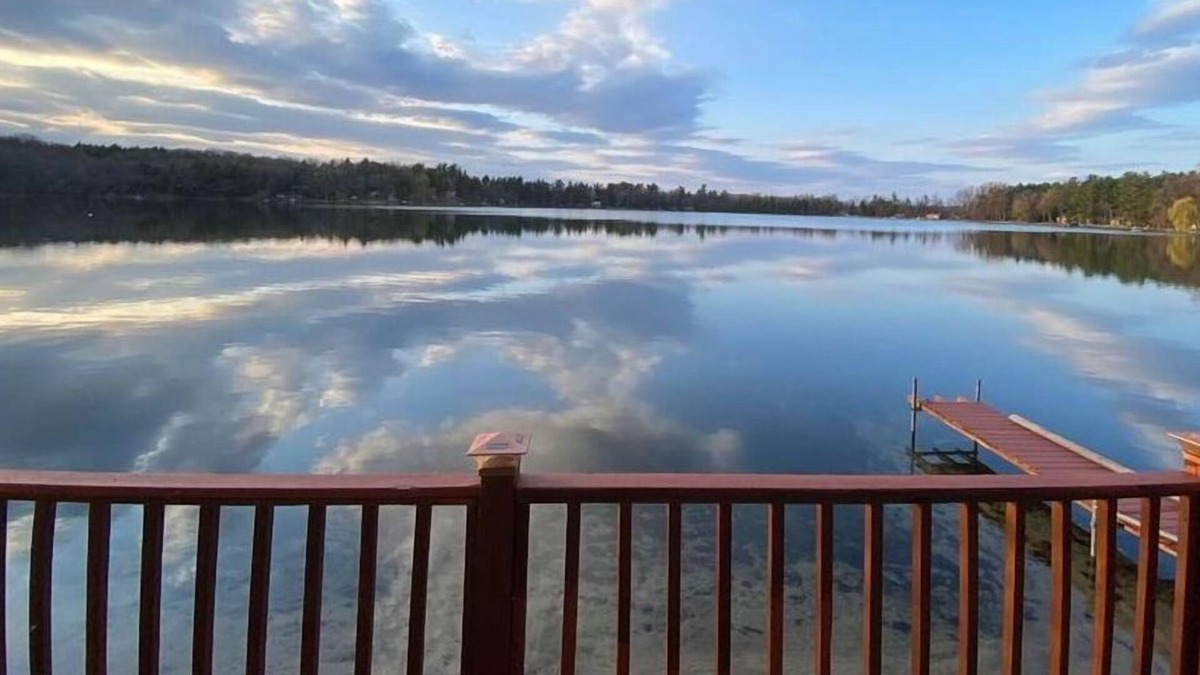 Wautoma Cottage | Right On The Water