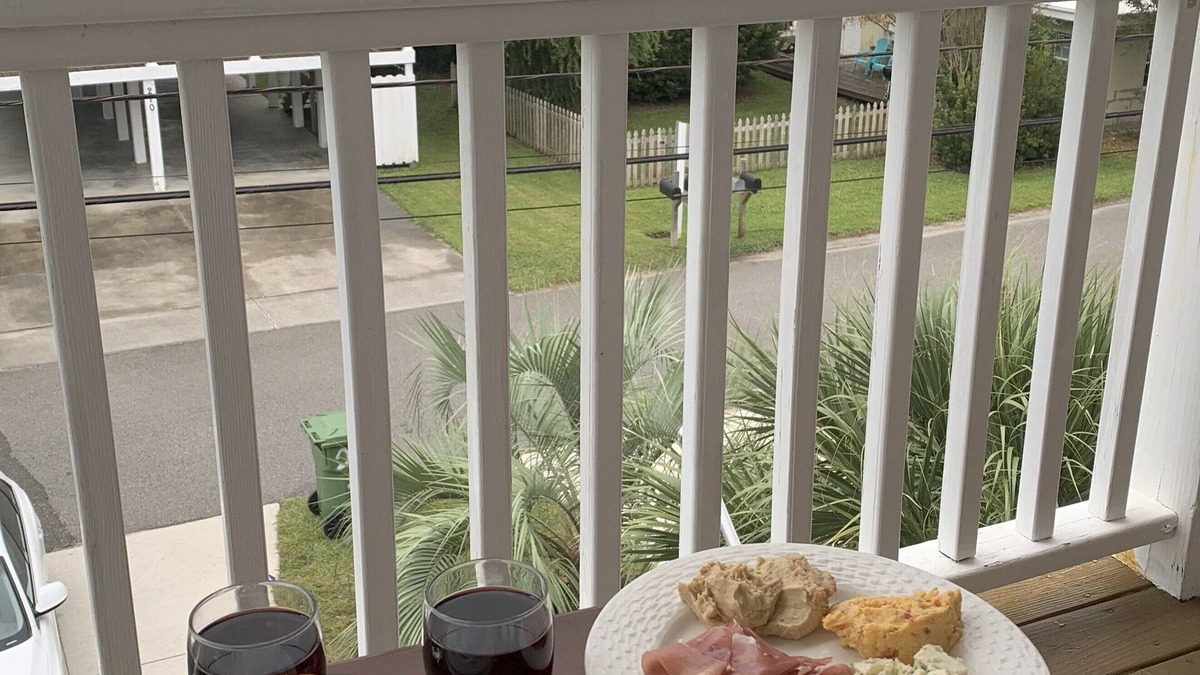 Kure Beach House | Right on Tide: 2.5 blks to beach, pier!