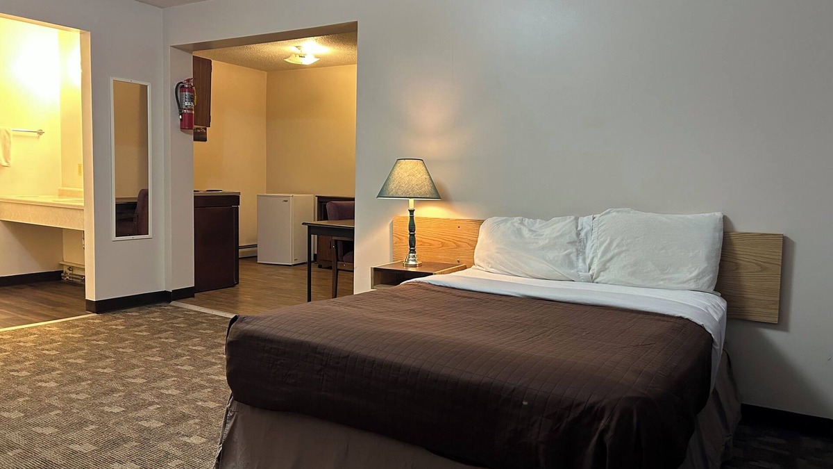 Rimbey Hotel | Rimbey Motor Inn