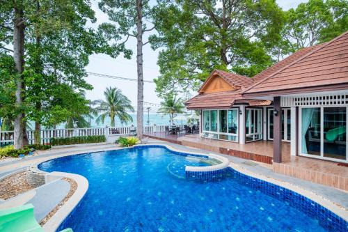 Bang Sare Villa | RimLay Beachfront Pool Villa