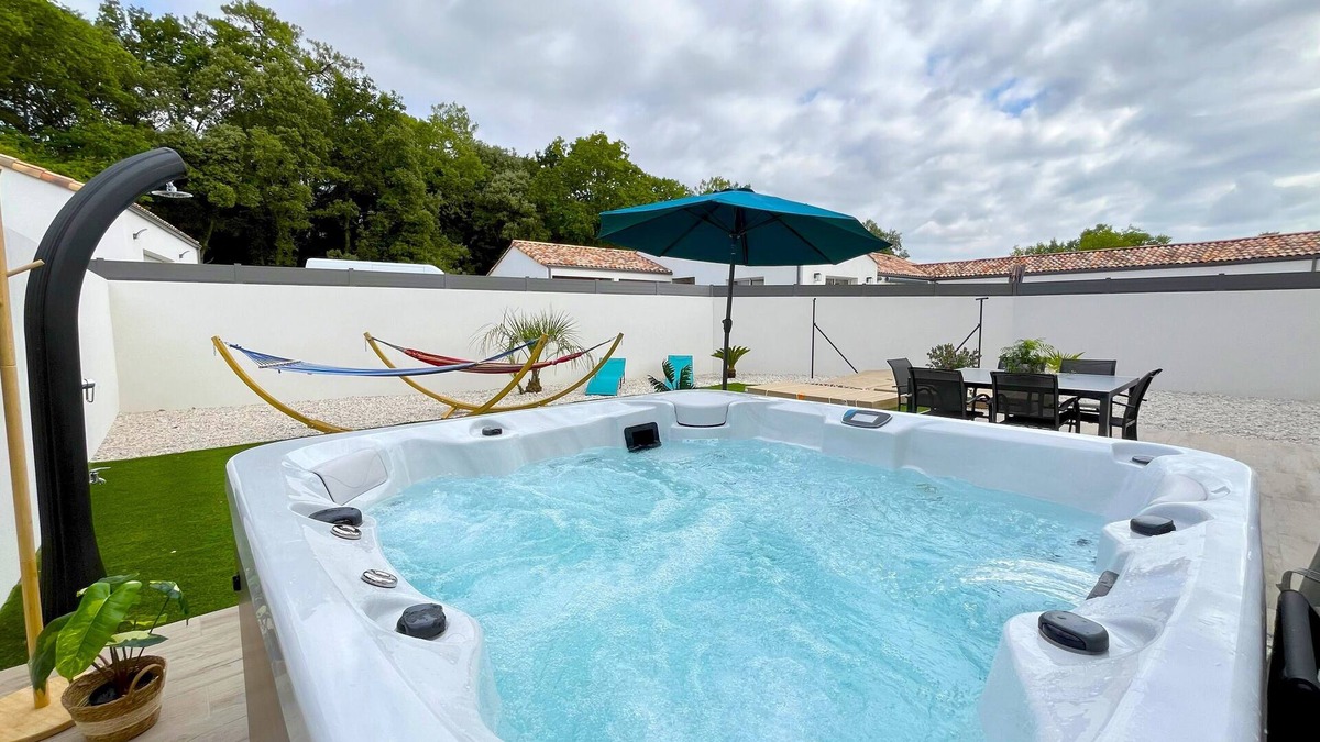 Saint-Hilaire-de-Riez House | Rincon del Mar - House with spa and hammocks, just 8 minutes from the sea