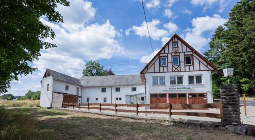 Nuerburg Bed & Breakfast | Ringhaus - Home of Silver Arrows