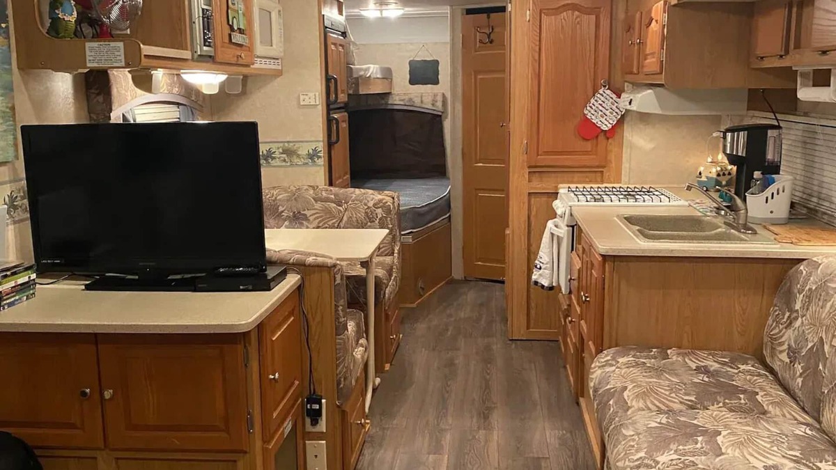 Rio Frio House | RIO FRIO SUNSET GLAMPER-nAFFORDABLE, CLEAN, CLOSE TO GARNER ST. PARK& FRIO RIVER
