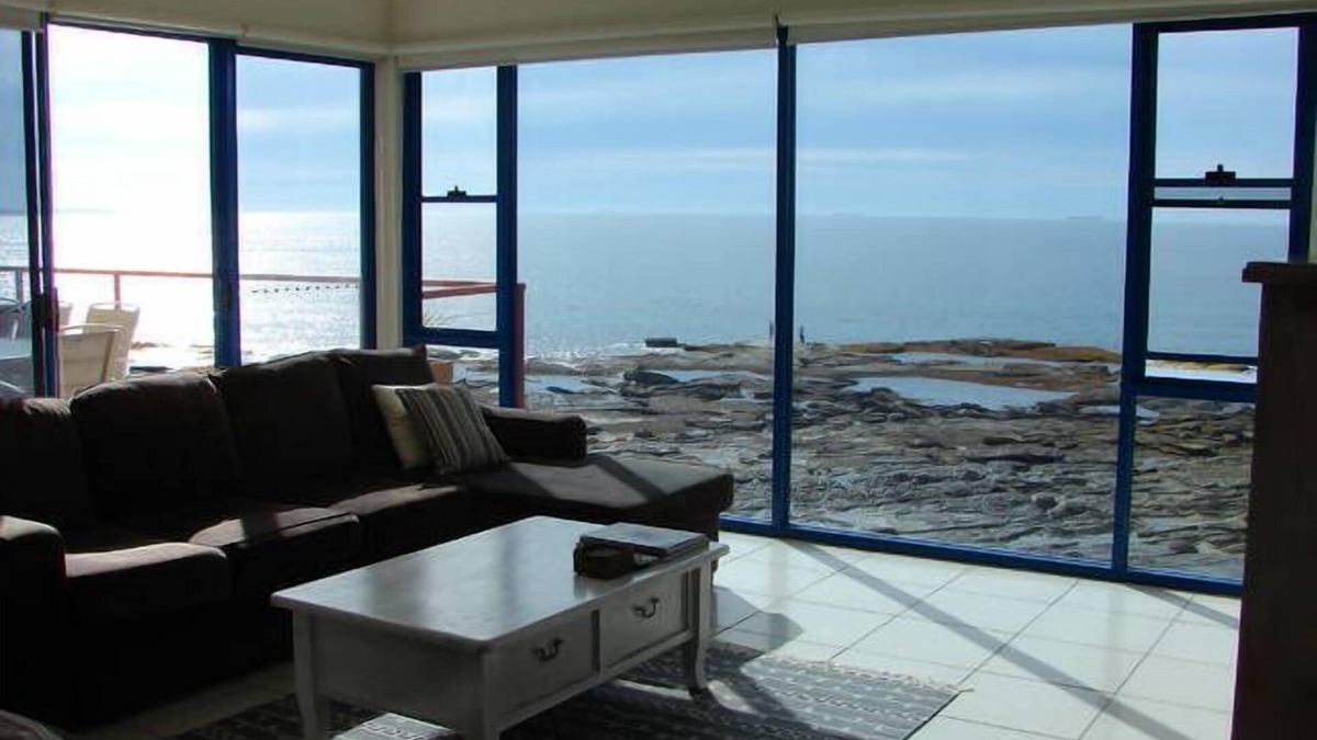 Blue Bay Apartment | Ripples on ocean at Blue Bay, Central Coast NSW Australia