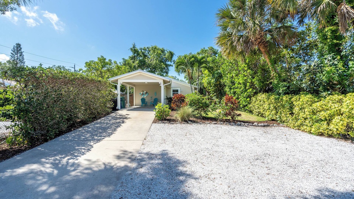 Vamo House | Rita Retreat - Beautiful 2/2 with private pool