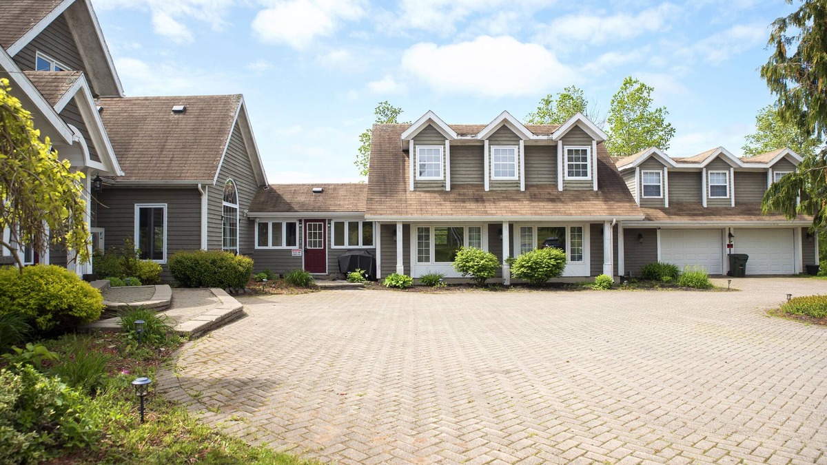 Cape Breton Regional Municipality Cottage | Rita's Retreat: The Bachelor ~ Indoor Saltwater Pool ~ with Lake View!