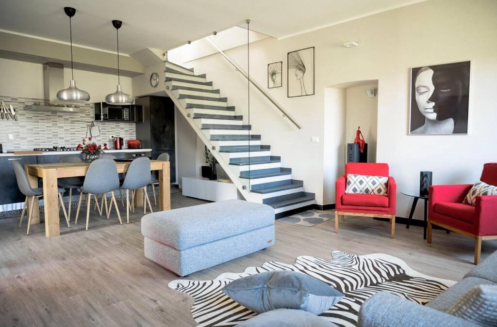 San Terenzo House | Ritratto di Donna