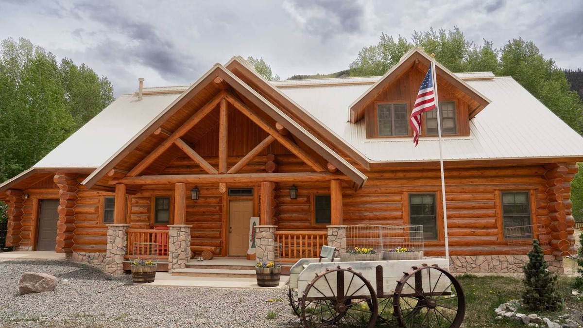 Lake City House | Ritz on the River - Gorgeous Log Cabin in the Heart of Town and Along the Lake Fork of the Gunnison