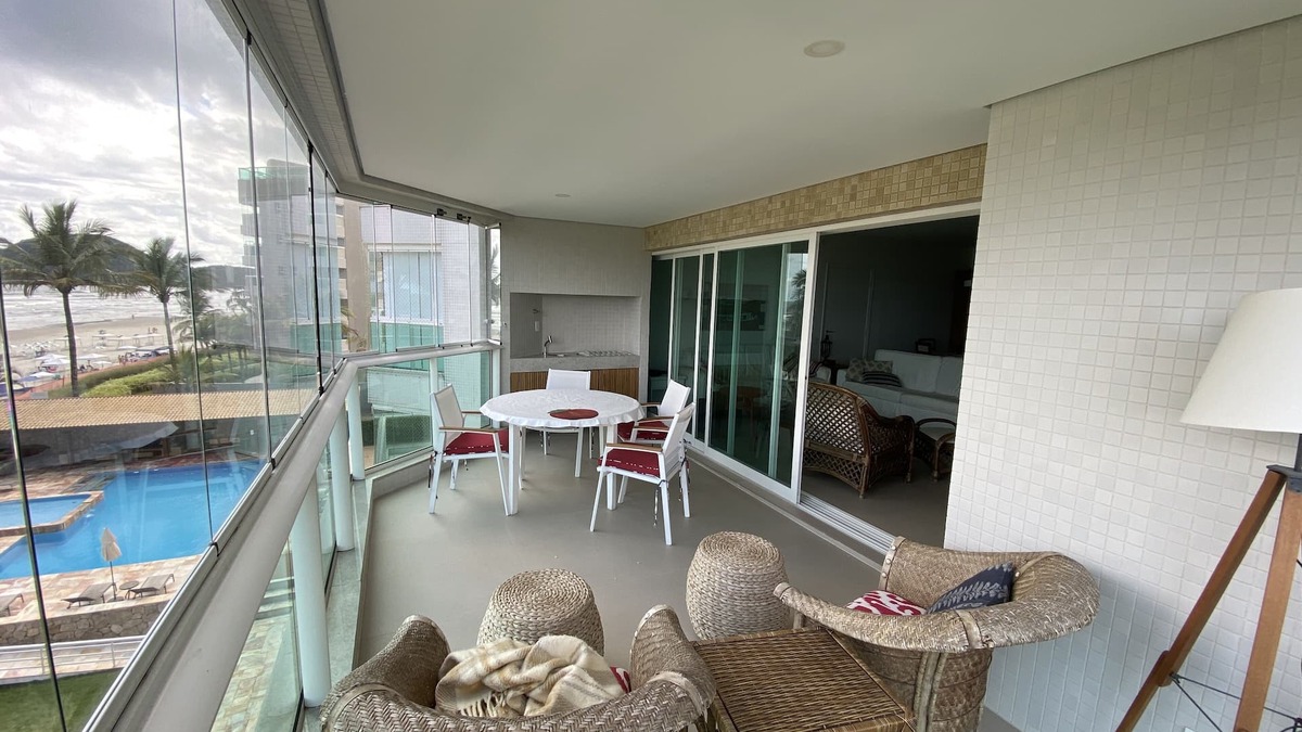 Bertioga Apartment | Riveira de Sao Lourenço 5 bedrooms and 5 bathrooms! Facing the sea