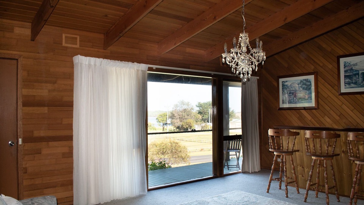 Nelson House | River 2C, Scenic views & close to facilities