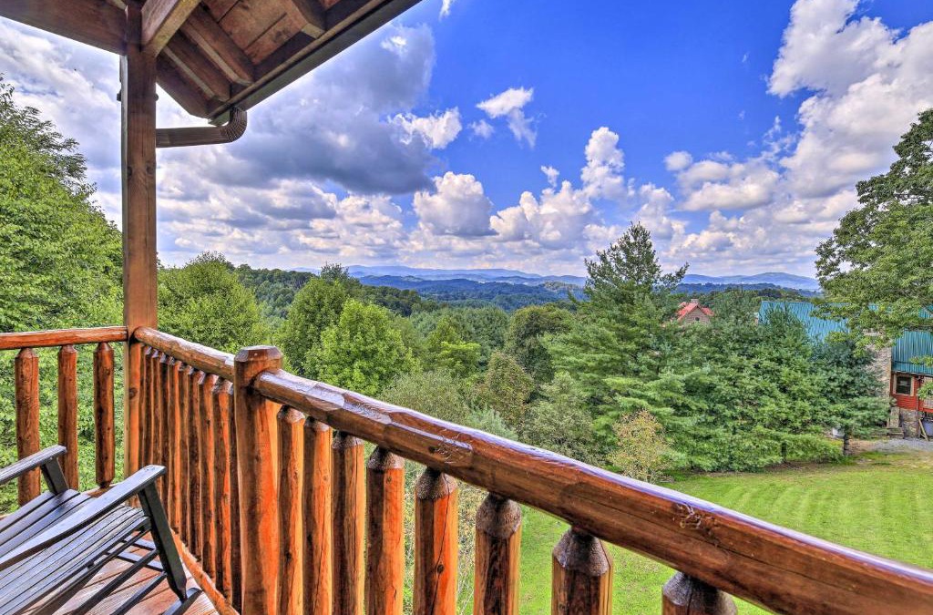 Piney Creek House | River Access and Game Room Piney Creek Cabin!