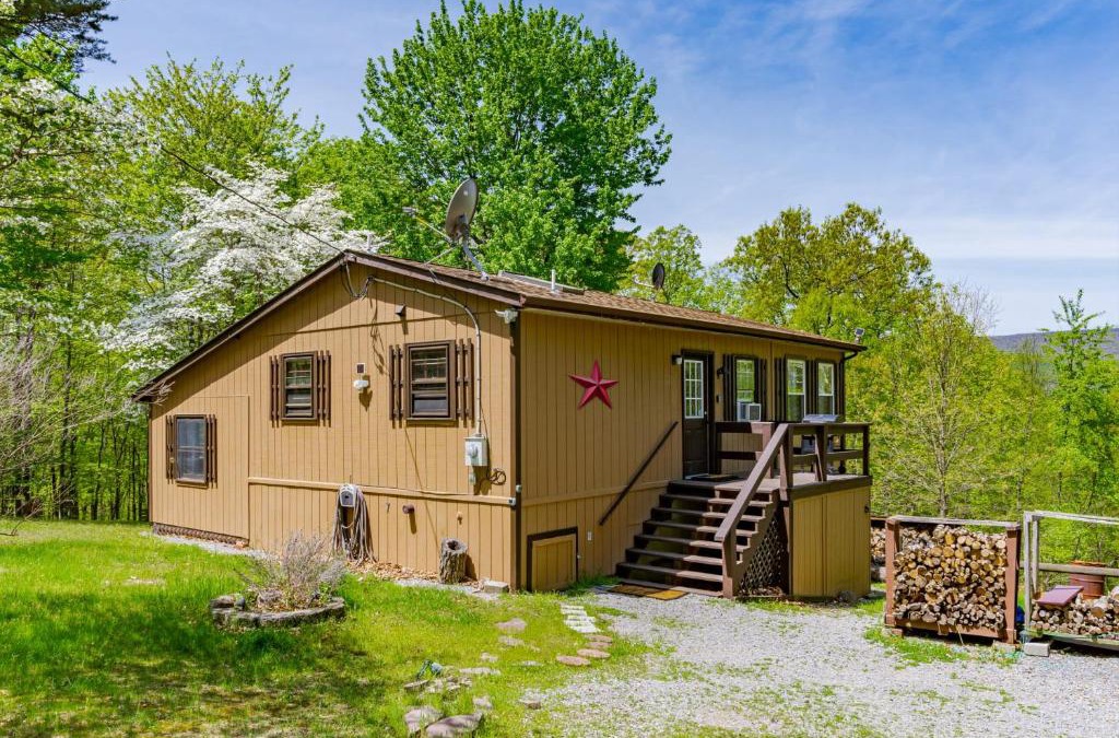 Berkeley Springs House | River Access Cabin with Hot Tub, Fire Pit, & WiFi!