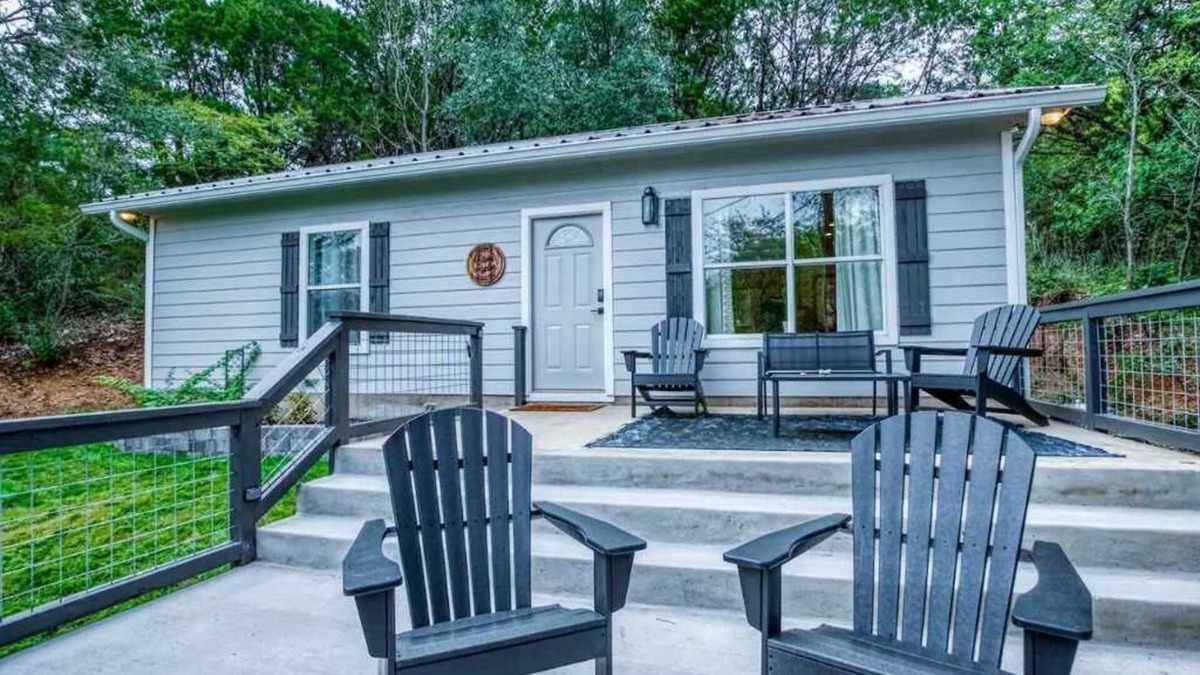 Kyle Cabin | River Access | Grill | Firepit | Sleeps 5