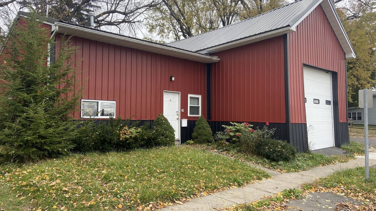 Baldwinsville House | River Barn water view studio