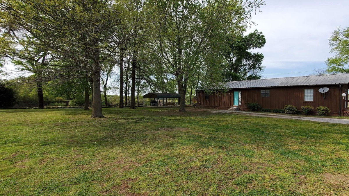 Beech Grove Cabin | River Bridge Bungalow - Located directly on the Current River in Arkansas