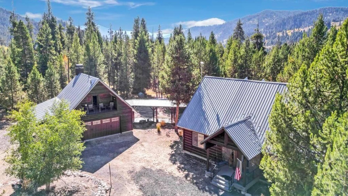 Corral Cabin | River front cabin surrounded by national forest with outdoor living space