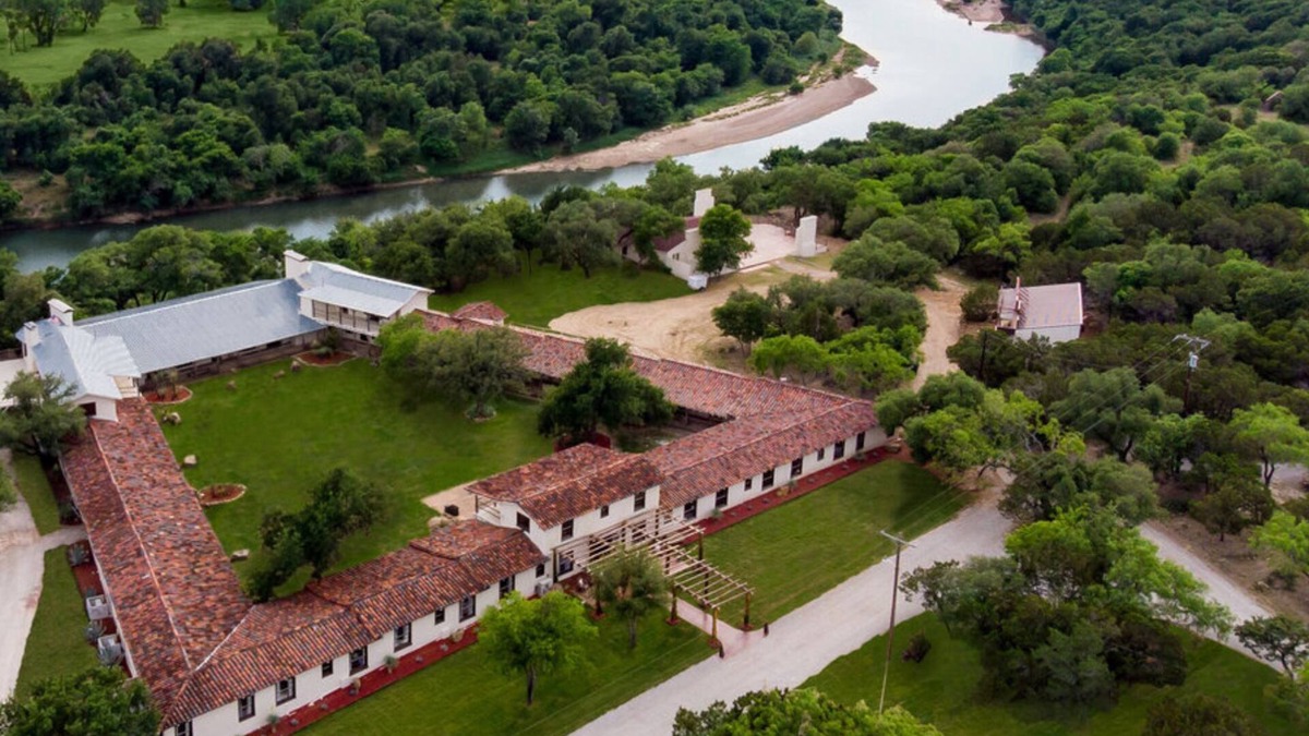 Mineral Wells Resort | River Front Historic Lodge + Suites w/Scenic Stay on 14 Private Acres